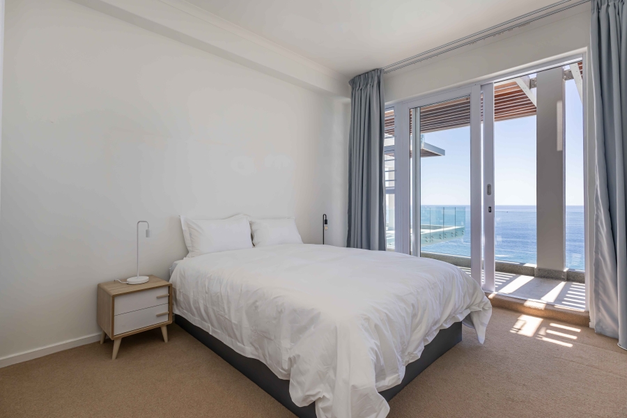 To Let 6 Bedroom Property for Rent in Bantry Bay Western Cape